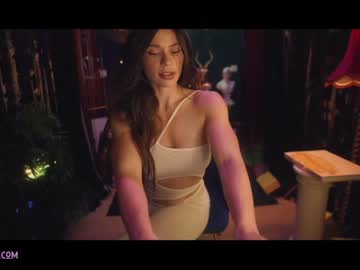 webcam girl lucieoude_ live cam image #2847975