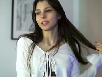 webcam girl peek_in_my_window live cam image #9627932