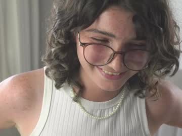 Screenshot from you_fell_in_loves live webcam sex show