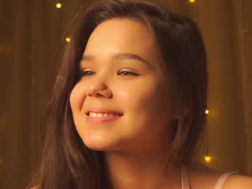 webcam girl helenmoors live cam image #5691215