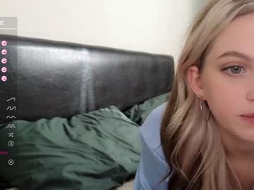 webcam girl small_blondee live cam image #7159889