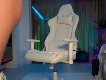 webcam girl xoxo_emma live cam image #2025436