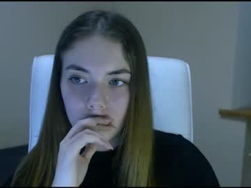 webcam girl zoey_deuttch live cam image #4984748