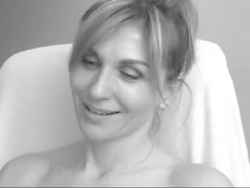 webcam girl lady_ada live cam image #796232