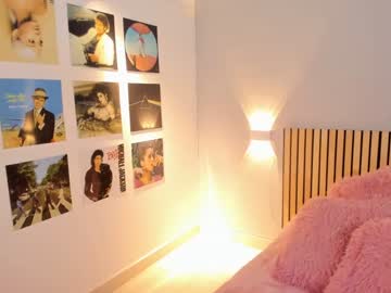 webcam girl little_effy18 live cam image #6676329