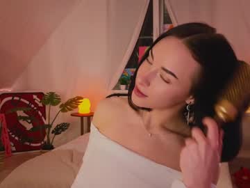 webcam girl uwunikaa live cam image #11768052