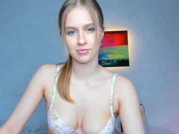 webcam girl ella_twinkle live cam image #5502410
