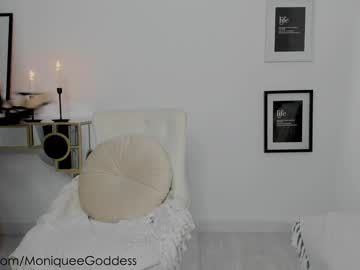 webcam girl moniqueeass live cam image #6986990