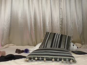 webcam girl queenelia live cam image #7154803