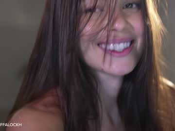 webcam girl tifalock_ live cam image #8630389