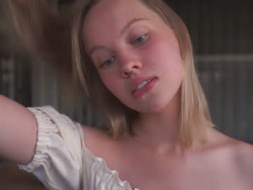 webcam girl bibi_it_is live cam image #4812018