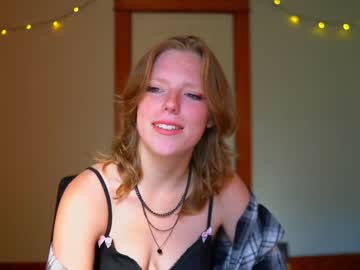 webcam girl crimsonxrapture live cam image #3027693