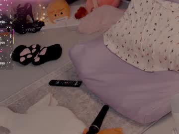 webcam girl careful_i_bite live cam image #12874093