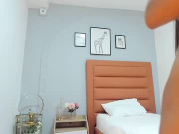 webcam girl effie_castro live cam image #1323258