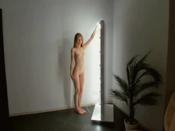webcam girl phoebepaw live cam image #10119554