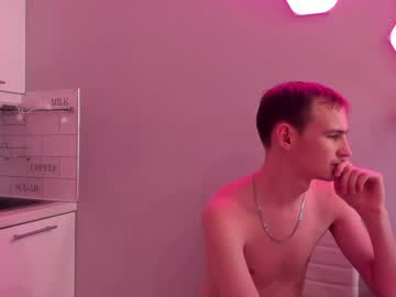 webcam girl queenieandliam live cam image #1115185