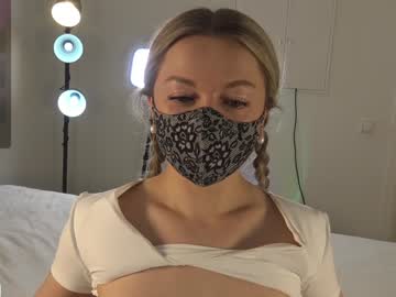 webcam girl blondehottiek live cam image #9540467
