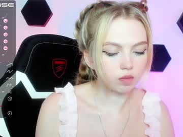 webcam girl small_blondee live cam image #5332350