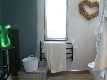 webcam girl kumfoxlive live cam image #8515177