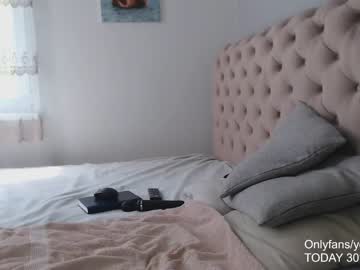 webcam girl cbhotblonde live cam image #2757195