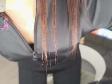 webcam girl yononeey live cam image #10987595