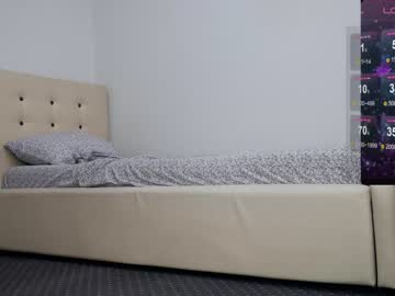 webcam girl carmela_fox live cam image #9437870
