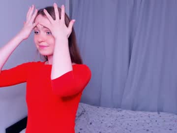 webcam girl queenof_love live cam image #7704343