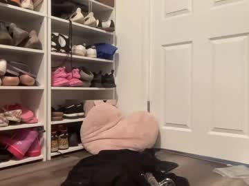 webcam girl twerkingelle live cam image #11873262