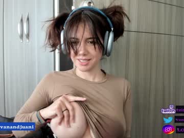 webcam girl vanandjuani live cam image #4814981