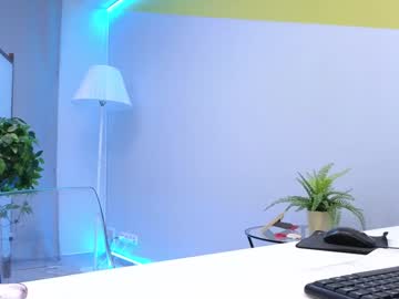 webcam girl lovlybambi live cam image #9799933