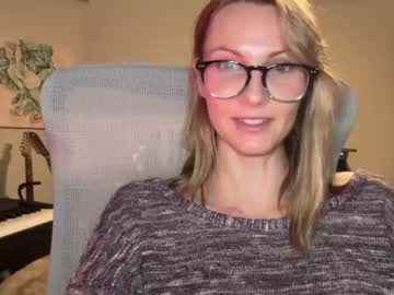 webcam girl kaileeshy live cam image #1940058