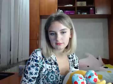 webcam girl melena_shy live cam image #252062