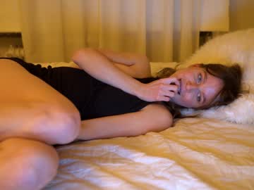 webcam girl ellaa91 live cam image #1295061