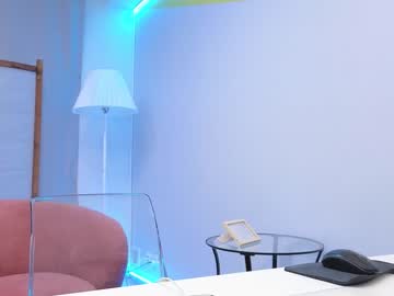 webcam girl lovlybambi live cam image #8300255