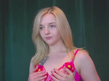 webcam girl lucydelovely live cam image #7773313