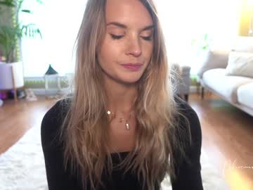 webcam girl phoenix_taylor live cam image #2685584
