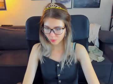 webcam girl lisa_roses live cam image #4505464