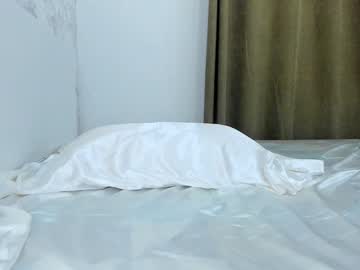 webcam girl lee_yoona live cam image #394702