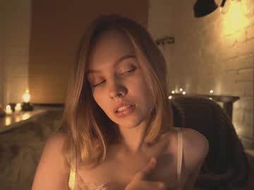 webcam girl bibi_it_is live cam image #3182671