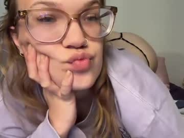 webcam girl bubblyblonde2 live cam image #7184037