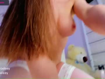 webcam girl roxy_blue_eyed_ live cam image #1758594