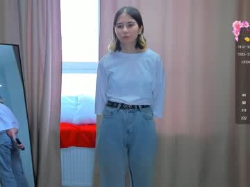 webcam girl synnovebuoy live cam image #11951931