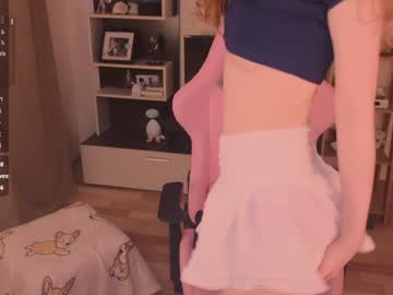 webcam girl plastic_beach live cam image #11637025