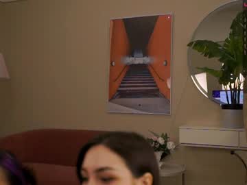 webcam girl chloe_catherine_mykers live cam image #3585681