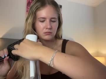 webcam girl itsssosierra live cam image #10546536