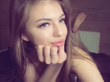 webcam girl aryamirelle live cam image #12467385