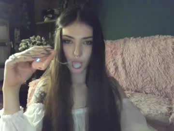 webcam girl bmwm5f90 live cam image #11731568