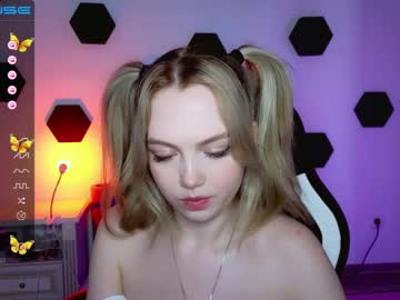 webcam girl small_blondee live cam image #6241690