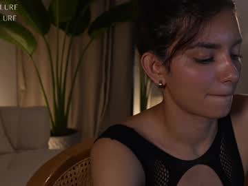 webcam girl ellelure_ live cam image #12702815