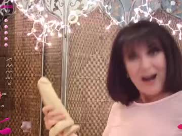 webcam girl chantilly_bonbon live cam image #1028461